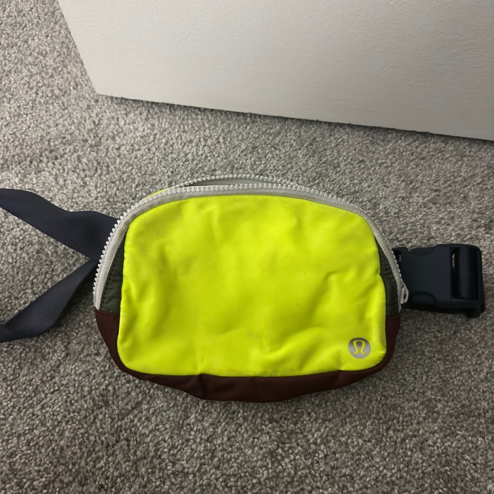 Lululemon Everywhere Belt Bag 1L